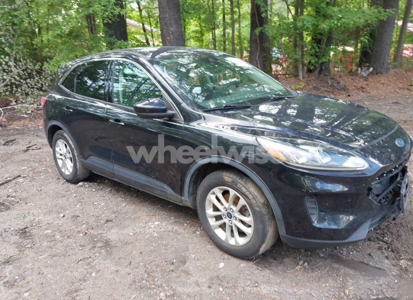 2020 Ford Escape SE (VIN 1FMCU0G62LUC04223) main photo