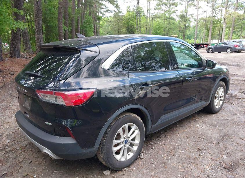 Photo 4 of 2020 Ford Escape SE (VIN 1FMCU0G62LUC04223)