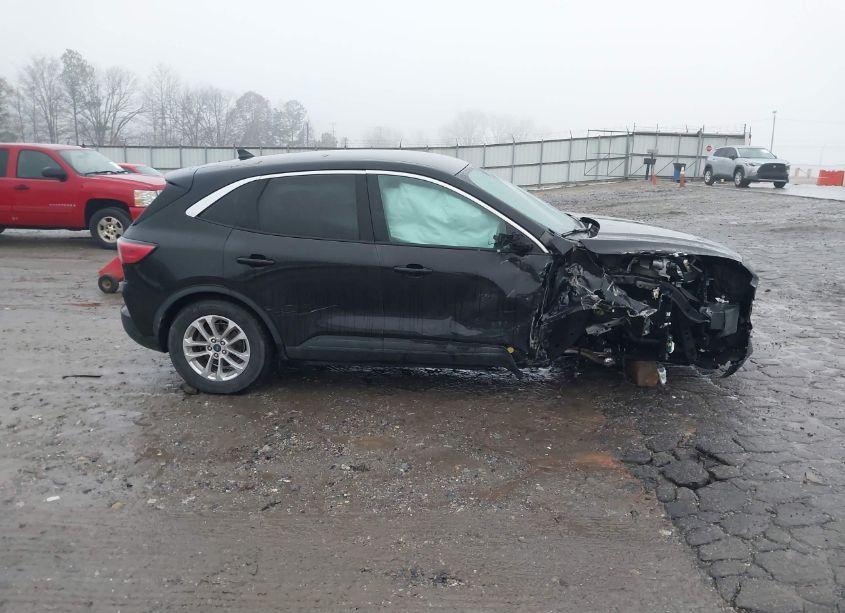 Photo 13 of 2020 Ford Escape SE (VIN 1FMCU0G62LUC18686)