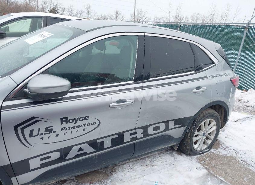 Photo 14 of 2021 Ford Escape SE (VIN 1FMCU0G62MUA22328)