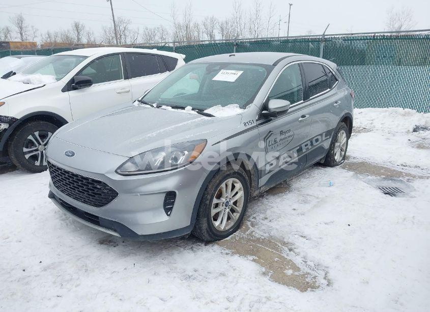 Photo 2 of 2021 Ford Escape SE (VIN 1FMCU0G62MUA22328)