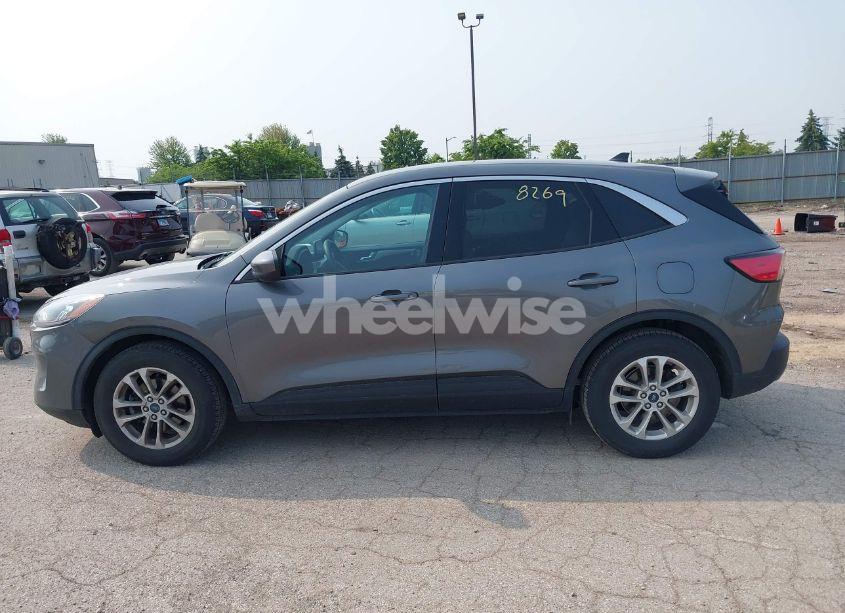 Photo 14 of 2021 Ford Escape SE (VIN 1FMCU0G62MUA73988)