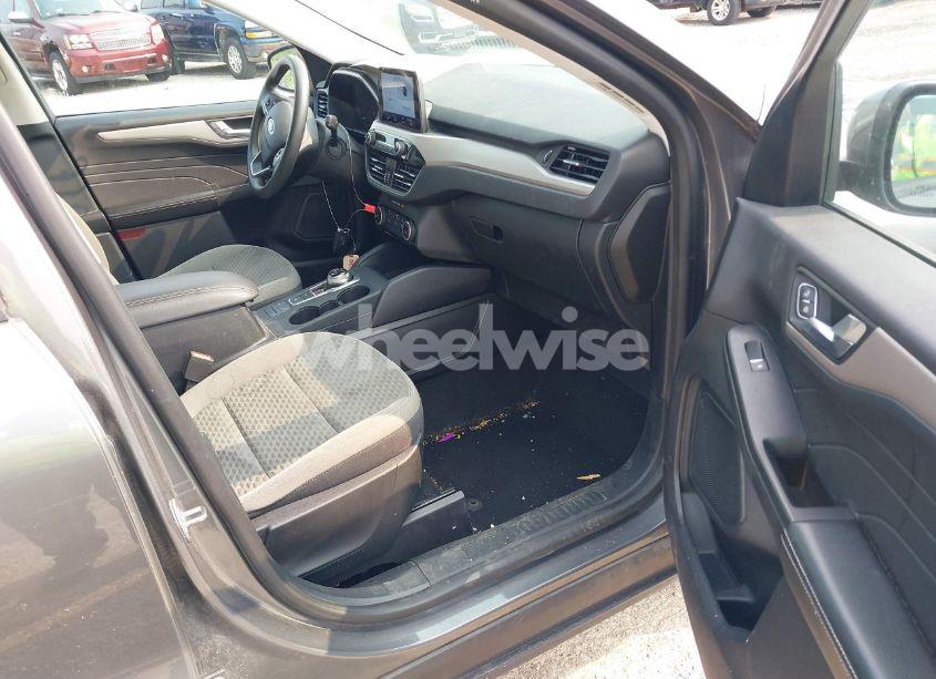 Photo 5 of 2021 Ford Escape SE (VIN 1FMCU0G62MUA73988)