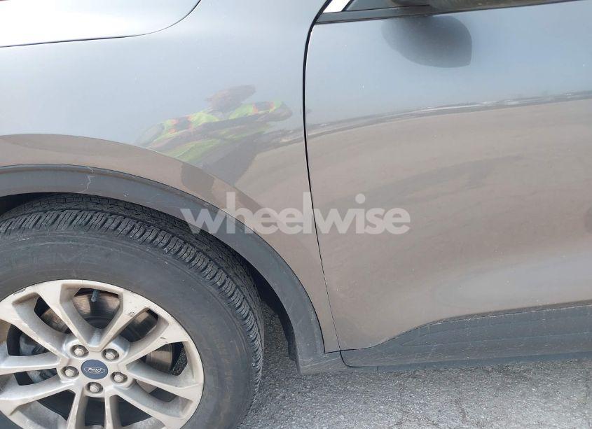 Photo 6 of 2021 Ford Escape SE (VIN 1FMCU0G62MUA73988)