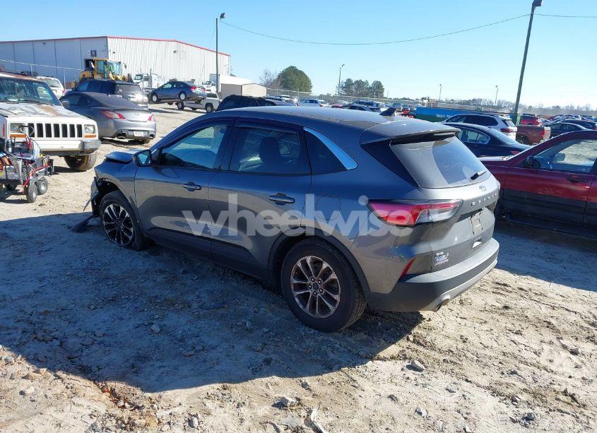 Photo 3 of 2021 Ford Escape SE (VIN 1FMCU0G62MUA99328)