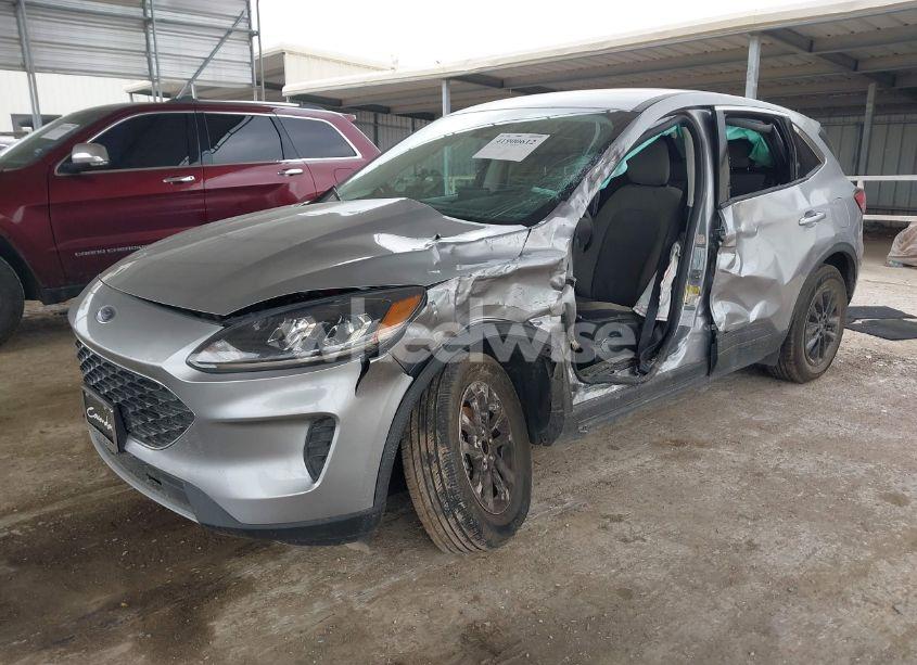 Photo 2 of 2022 Ford Escape SE (VIN 1FMCU0G62NUA25554)