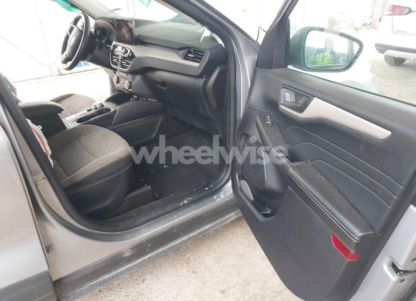 Photo 5 of 2022 Ford Escape SE (VIN 1FMCU0G62NUA25554)