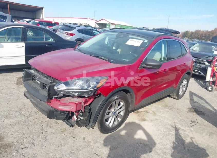 Photo 2 of 2022 Ford Escape SE (VIN 1FMCU0G62NUB68987)