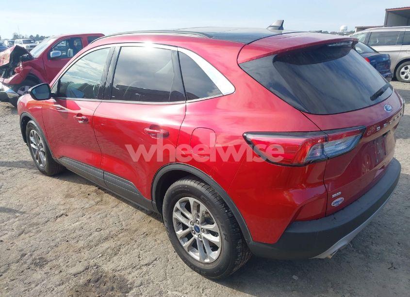 Photo 3 of 2022 Ford Escape SE (VIN 1FMCU0G62NUB68987)