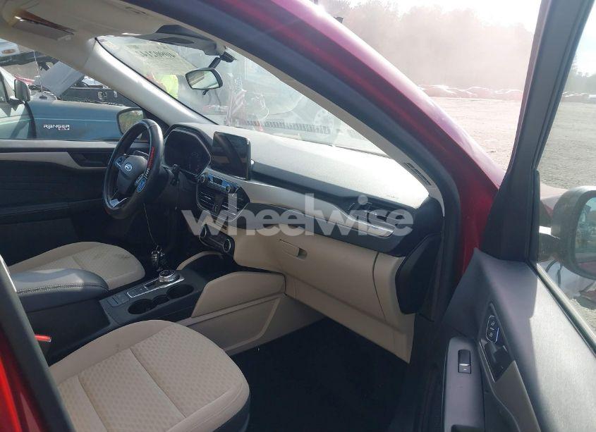 Photo 5 of 2022 Ford Escape SE (VIN 1FMCU0G62NUB68987)