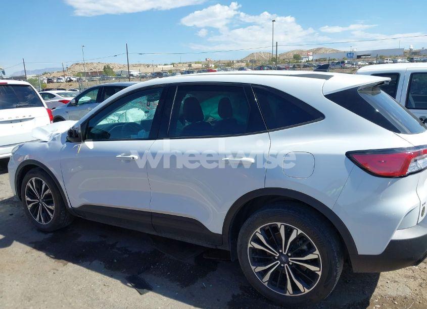 Photo 14 of 2022 Ford Escape SE (VIN 1FMCU0G62NUB98250)