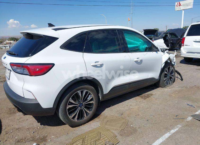 Photo 4 of 2022 Ford Escape SE (VIN 1FMCU0G62NUB98250)
