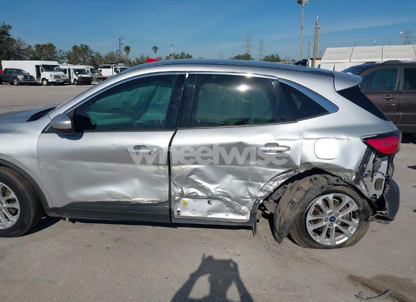 Photo 16 of 2020 Ford Escape SE (VIN 1FMCU0G63LUA06623)