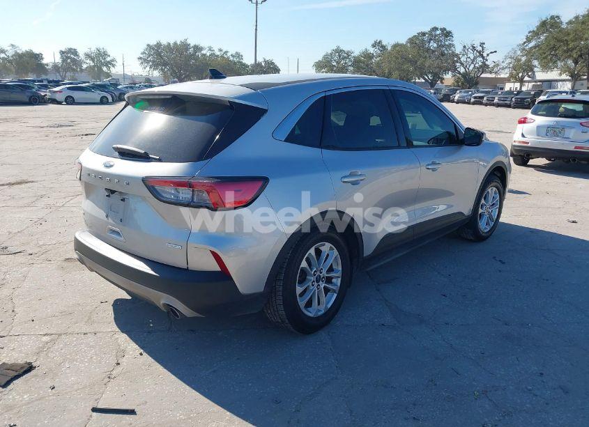 Photo 4 of 2020 Ford Escape SE (VIN 1FMCU0G63LUA06623)