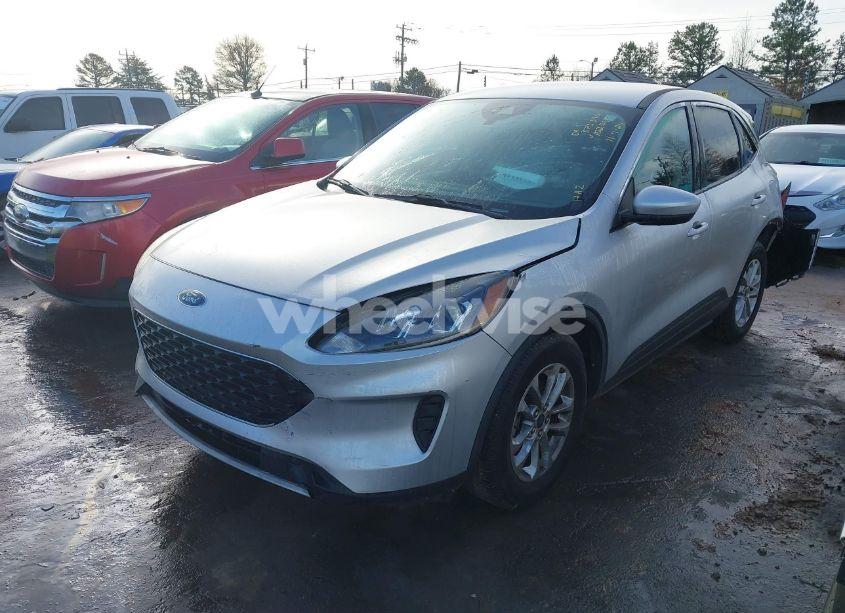 Photo 2 of 2020 Ford Escape SE (VIN 1FMCU0G63LUA22725)