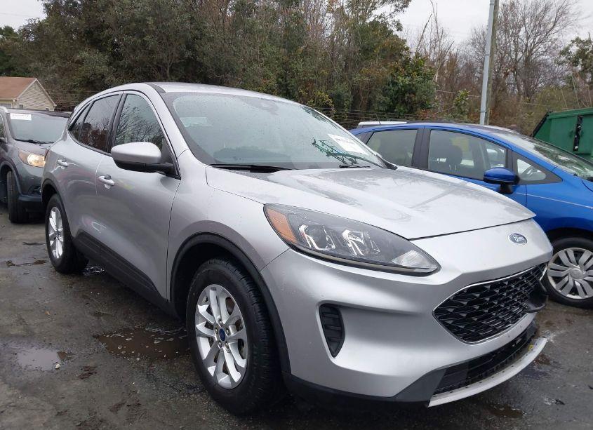 2020 Ford Escape SE (VIN 1FMCU0G63LUB21884) main photo