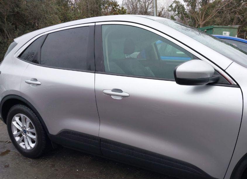 Photo 13 of 2020 Ford Escape SE (VIN 1FMCU0G63LUB21884)