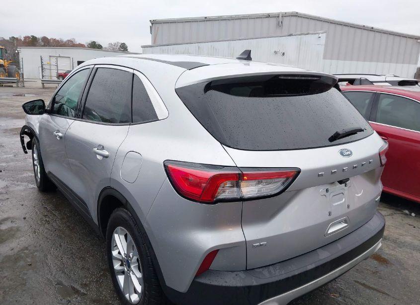 Photo 3 of 2020 Ford Escape SE (VIN 1FMCU0G63LUB21884)