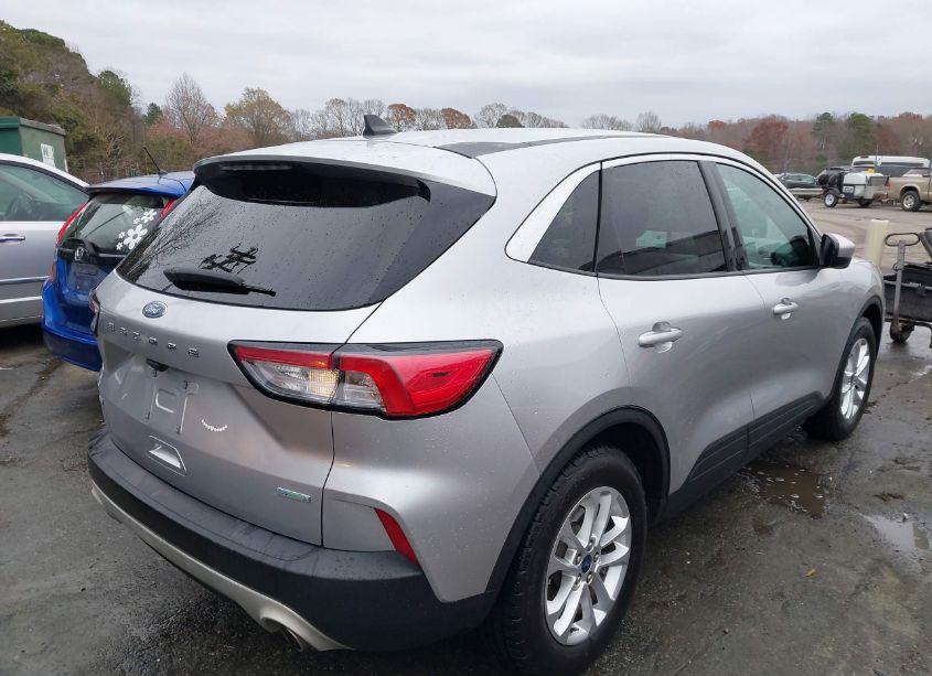 Photo 4 of 2020 Ford Escape SE (VIN 1FMCU0G63LUB21884)