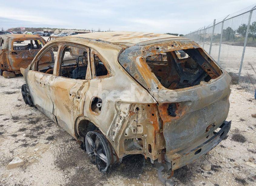 Photo 3 of 2020 Ford Escape SE (VIN 1FMCU0G63LUB48793)