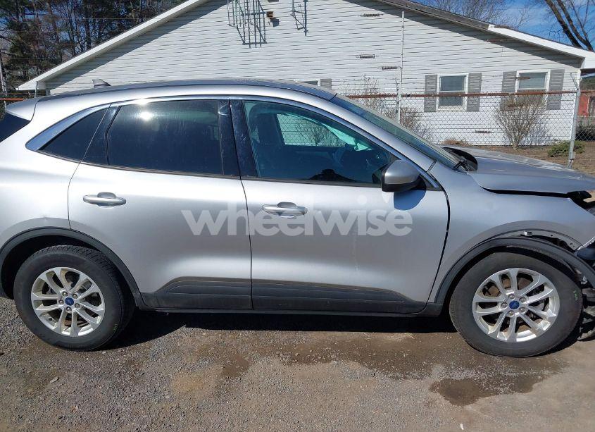 Photo 14 of 2020 Ford Escape SE (VIN 1FMCU0G63LUB81230)