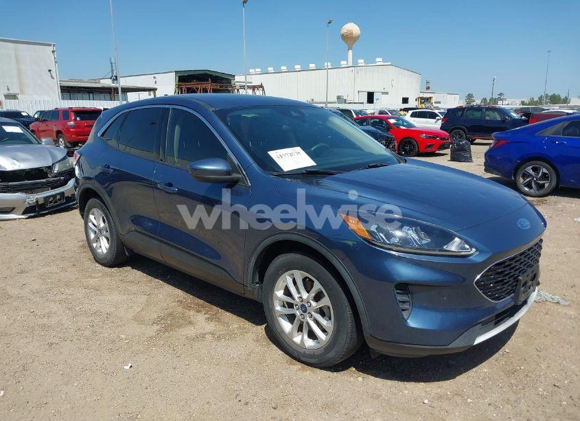 2020 Ford Escape SE (VIN 1FMCU0G63LUC42916) main photo