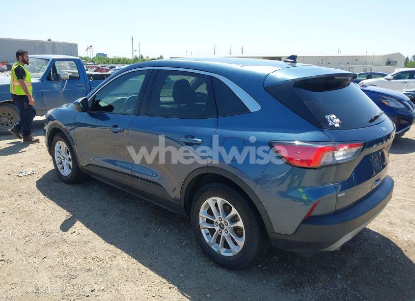 Photo 3 of 2020 Ford Escape SE (VIN 1FMCU0G63LUC42916)