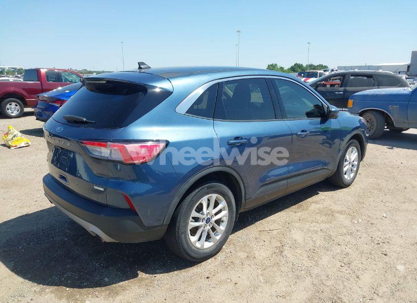 Photo 4 of 2020 Ford Escape SE (VIN 1FMCU0G63LUC42916)