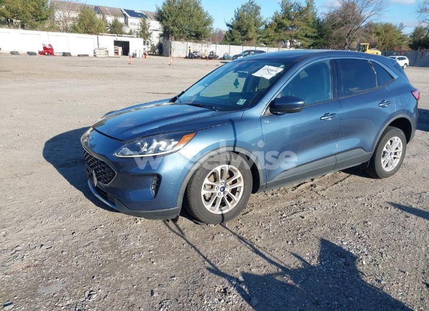 Photo 2 of 2020 Ford Escape SE (VIN 1FMCU0G63LUC43368)