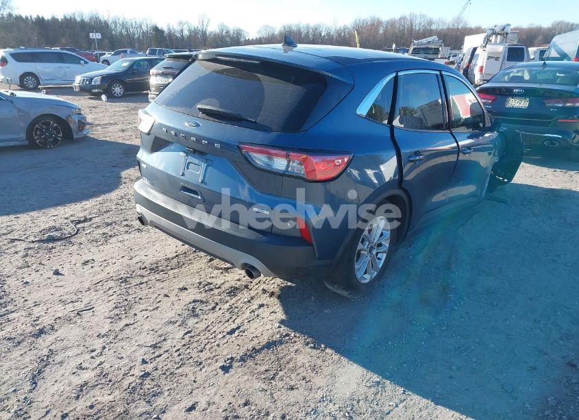 Photo 4 of 2020 Ford Escape SE (VIN 1FMCU0G63LUC43368)