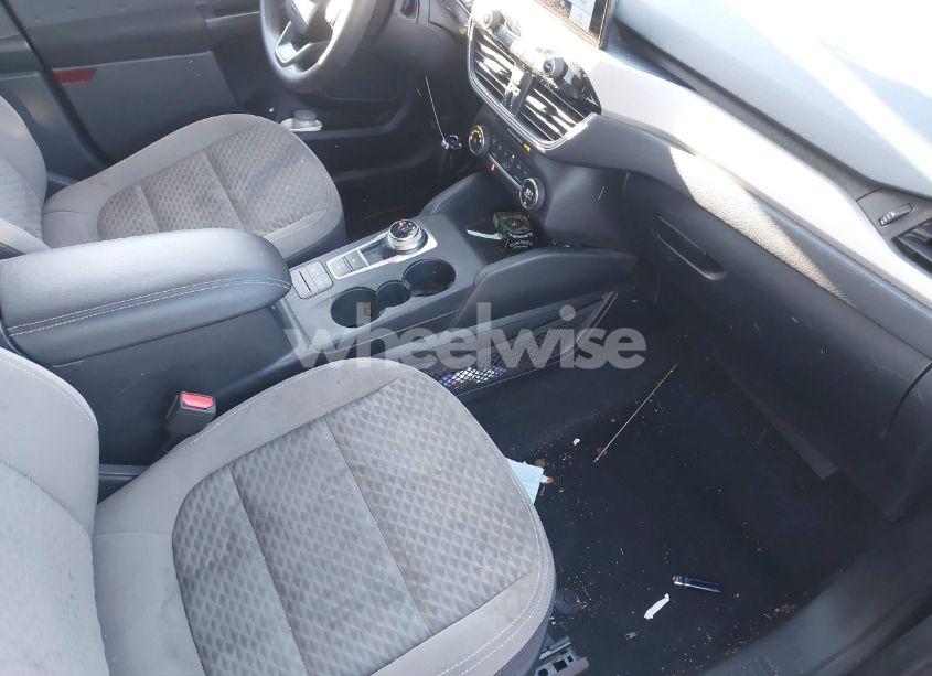 Photo 5 of 2020 Ford Escape SE (VIN 1FMCU0G63LUC43368)