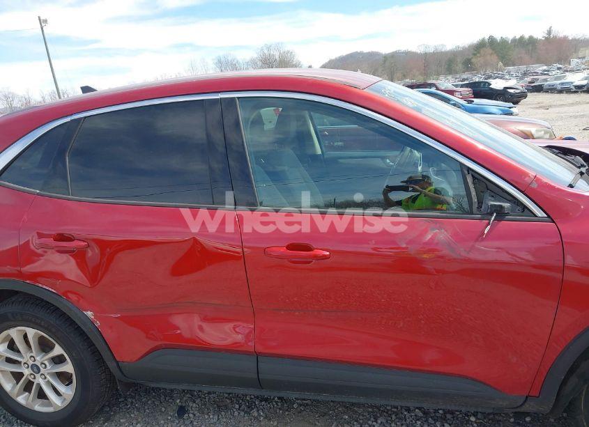 Photo 13 of 2020 Ford Escape SE (VIN 1FMCU0G63LUC51633)