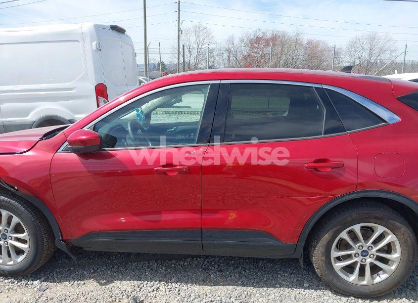 Photo 14 of 2020 Ford Escape SE (VIN 1FMCU0G63LUC51633)