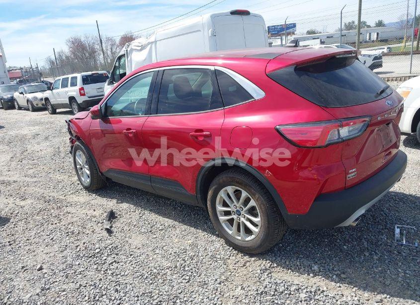 Photo 3 of 2020 Ford Escape SE (VIN 1FMCU0G63LUC51633)