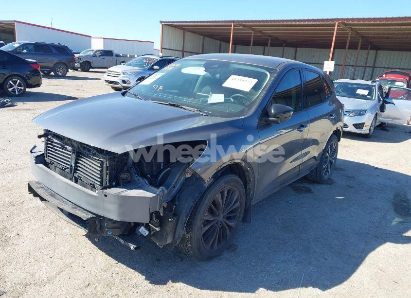 Photo 2 of 2021 Ford Escape SE (VIN 1FMCU0G63MUA48226)