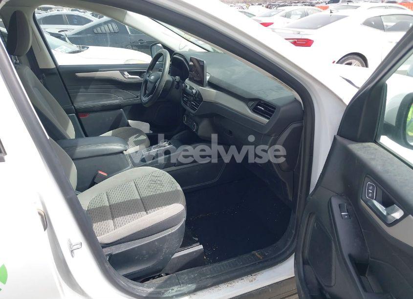 Photo 5 of 2021 Ford Escape SE (VIN 1FMCU0G63MUA73725)