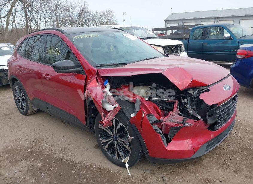 2021 Ford Escape SE (VIN 1FMCU0G63MUA98110) main photo