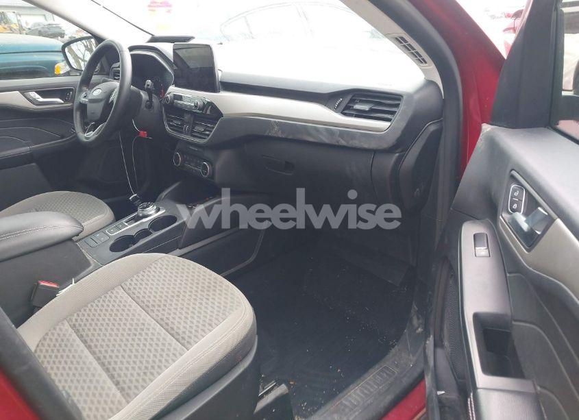 Photo 5 of 2021 Ford Escape SE (VIN 1FMCU0G63MUA98110)