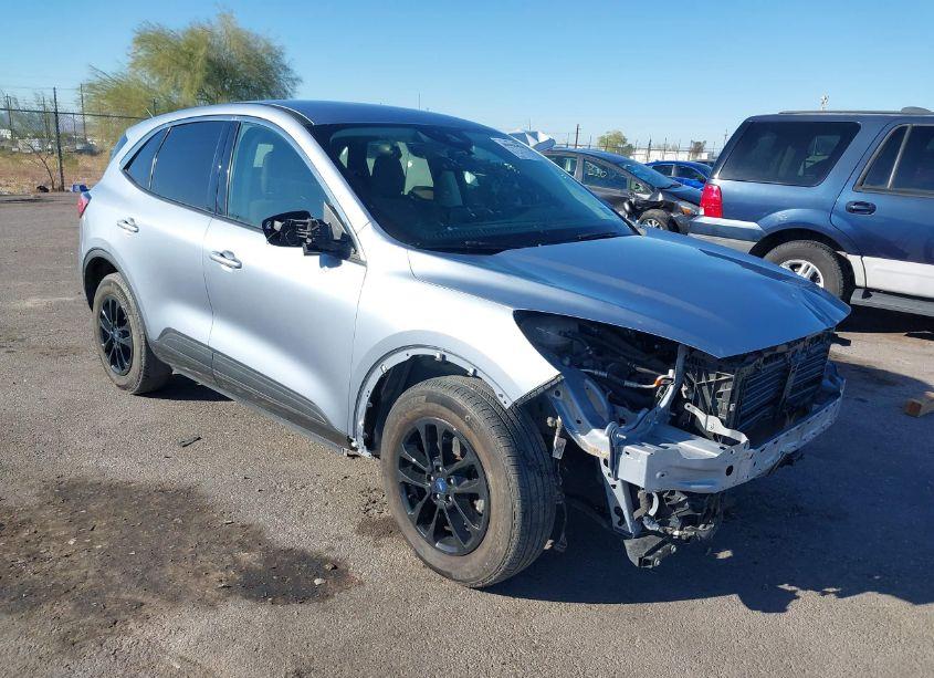 2022 Ford Escape SE (VIN 1FMCU0G63NUB11195) main photo