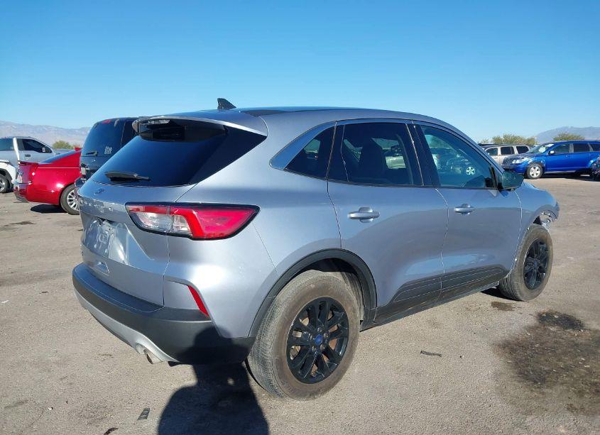 Photo 4 of 2022 Ford Escape SE (VIN 1FMCU0G63NUB11195)