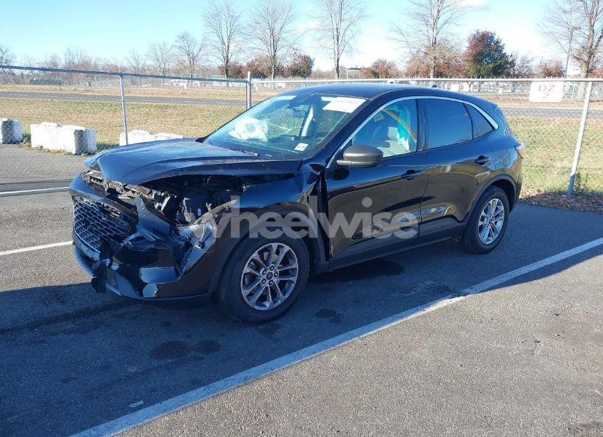 Photo 2 of 2022 Ford Escape SE (VIN 1FMCU0G63NUB14632)