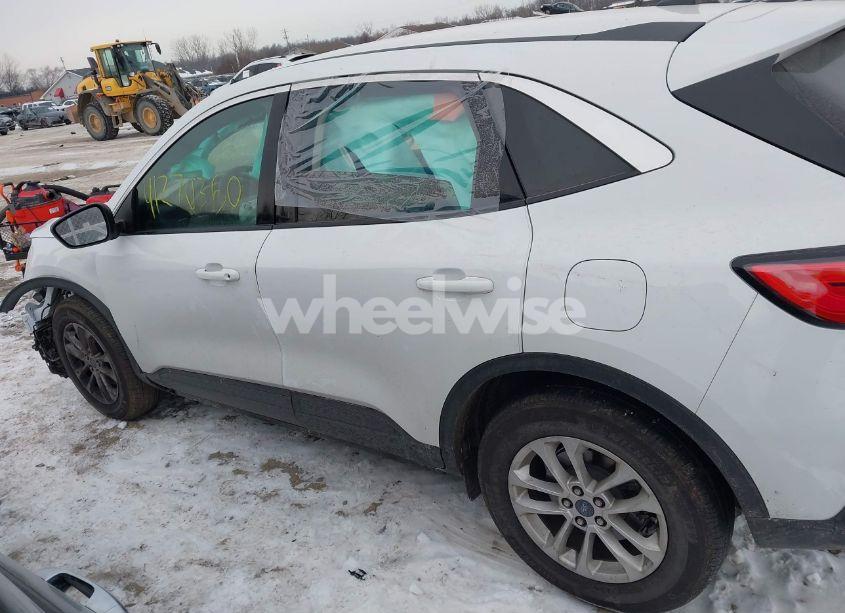 Photo 14 of 2022 Ford Escape SE (VIN 1FMCU0G63NUB23542)