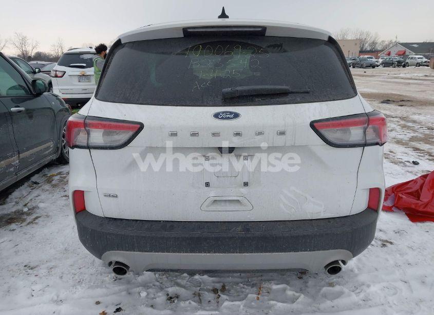 Photo 16 of 2022 Ford Escape SE (VIN 1FMCU0G63NUB23542)