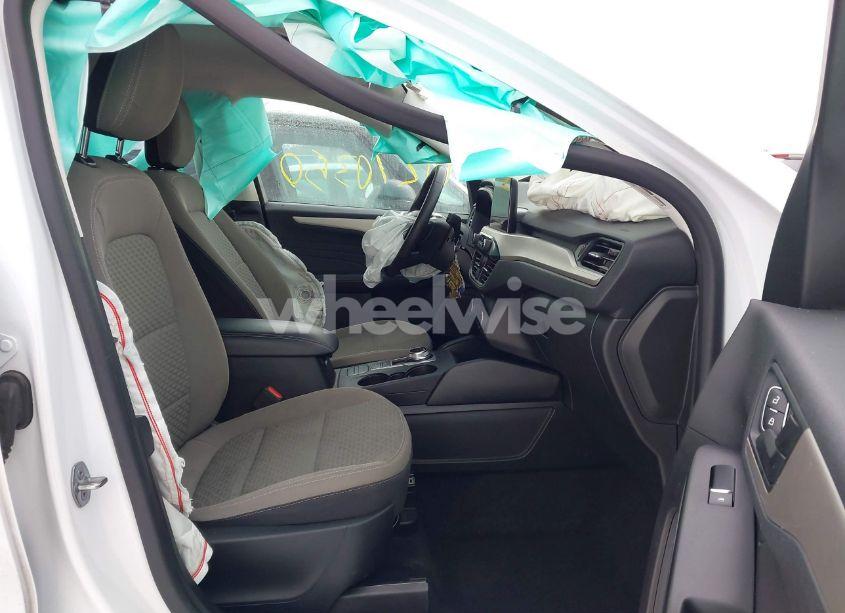 Photo 5 of 2022 Ford Escape SE (VIN 1FMCU0G63NUB23542)