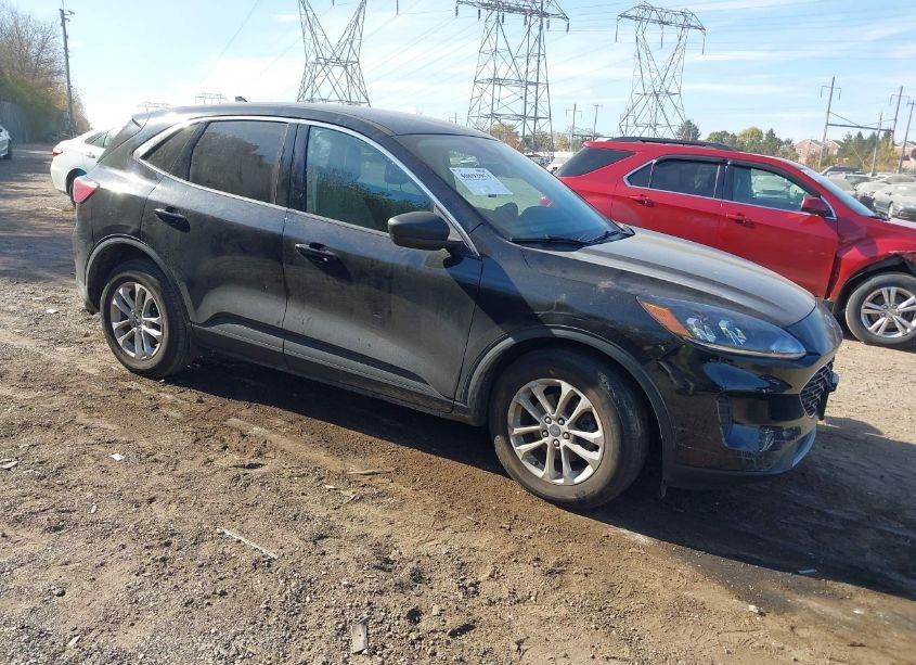 2022 Ford Escape SE (VIN 1FMCU0G63NUB67430) main photo