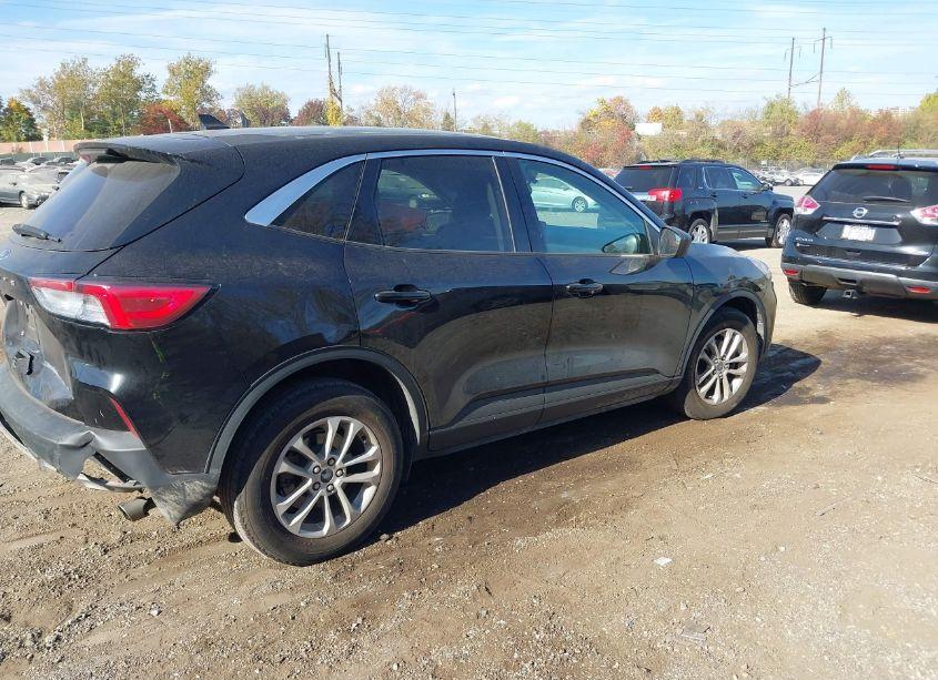 Photo 4 of 2022 Ford Escape SE (VIN 1FMCU0G63NUB67430)