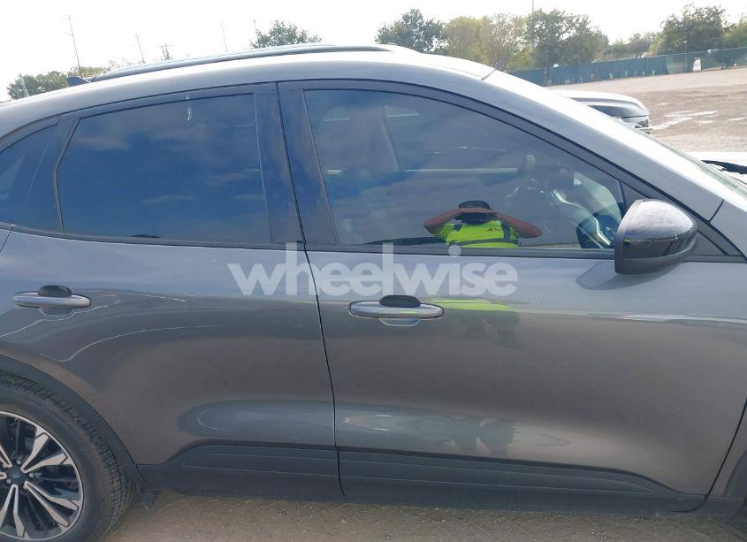 Photo 13 of 2022 Ford Escape SE (VIN 1FMCU0G63NUB91159)