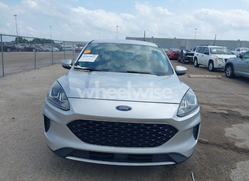 Photo 12 of 2020 Ford Escape SE (VIN 1FMCU0G64LUA32826)