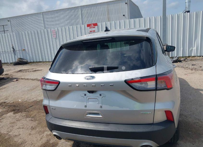 Photo 16 of 2020 Ford Escape SE (VIN 1FMCU0G64LUA32826)