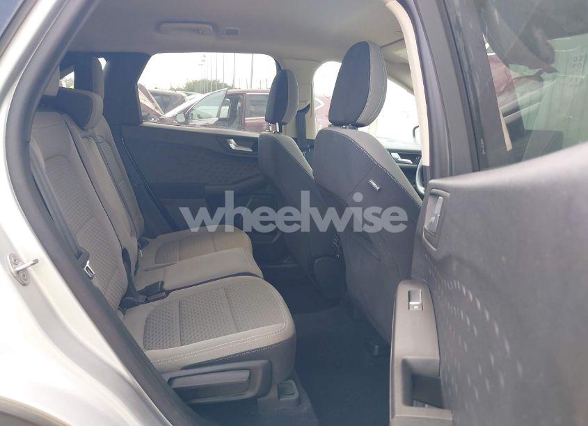 Photo 8 of 2020 Ford Escape SE (VIN 1FMCU0G64LUA32826)